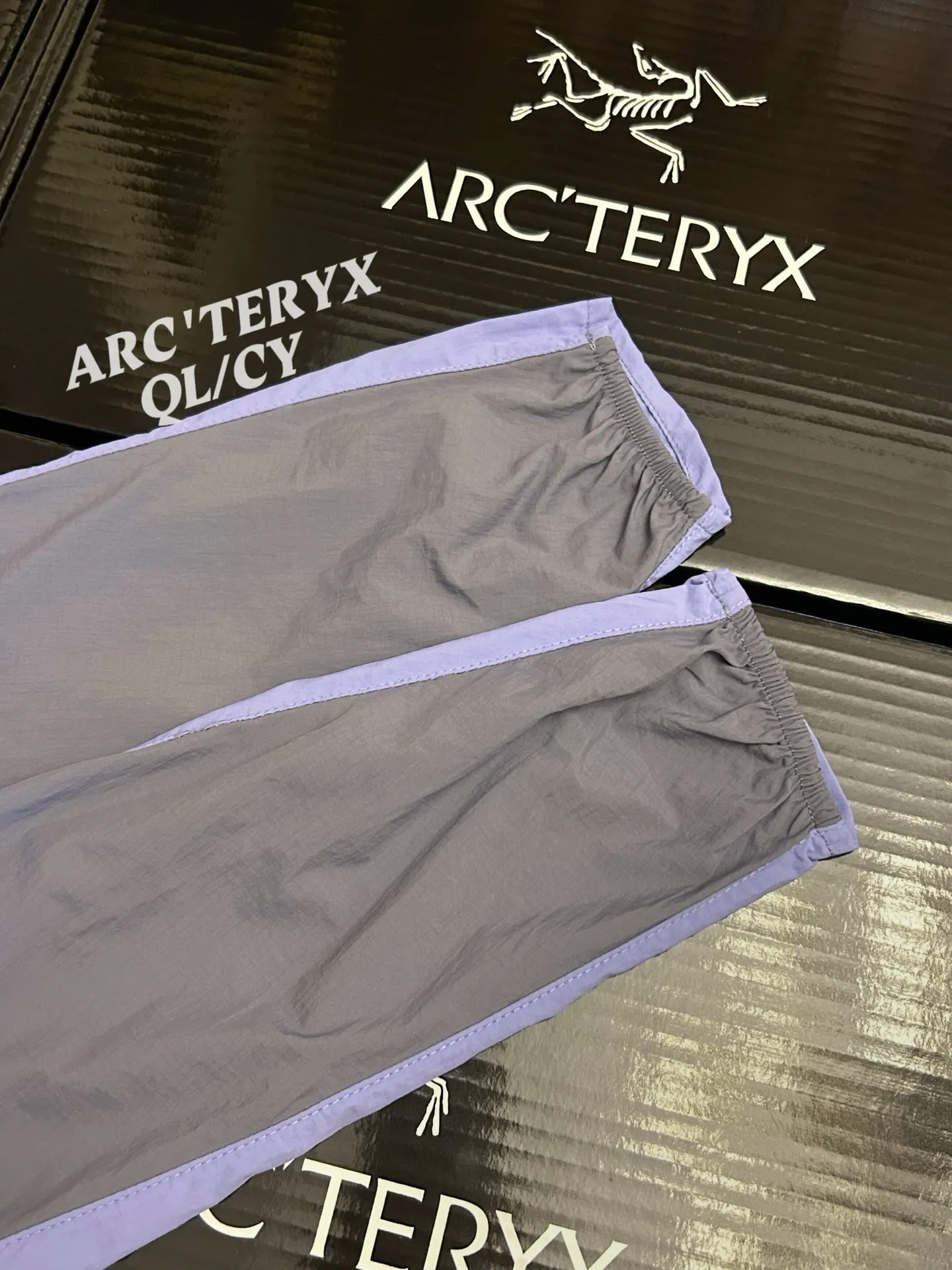 🦋 185 ARCTERYX SQUAMISH Same Style HOODY Breathable 26 Series Breathable ！ Same Style ！ New Arrival， ！Premium Quality ！ ， ， ， 99% Breathable 、 ， ！ 、 。 Windwall 、 、 、 、 … 、 、 、 … 、 ， 、 … 、 ！ 、 … ！ ： Black Navy Blue Size S 66 112 46.4 60 90-110 M 68 116 47.6 61.5 110-130 L 70 120 48.8 63 130-145 XL 72 124 50 64.5 145-160 XXL 74 128 52.4 67.5 170-190 XXXL 78 132 55 70 190